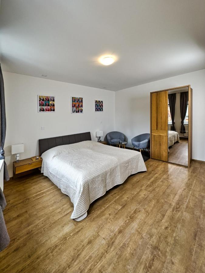 Gallery Apartments Liberec Esterno foto